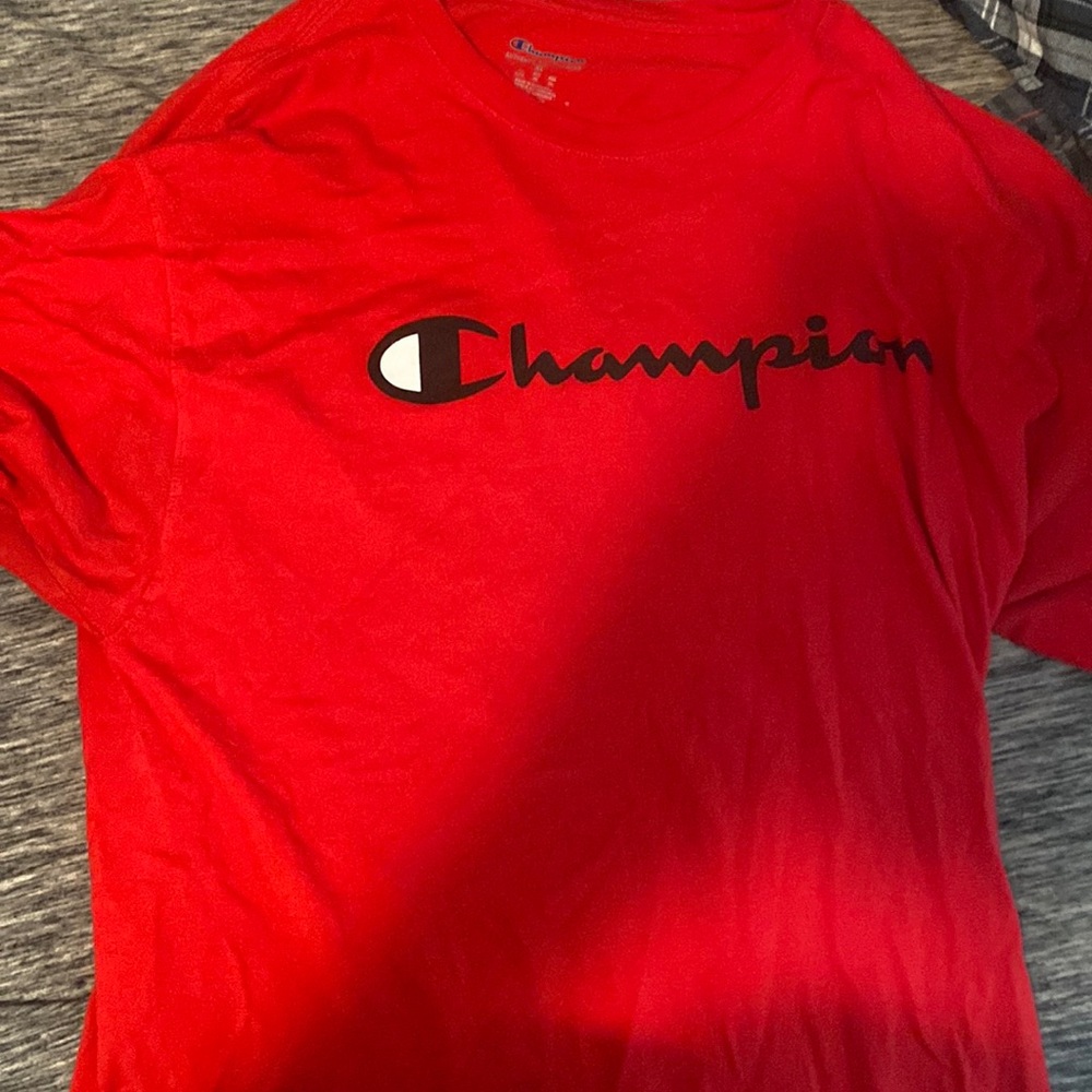 Champion Tee shirt